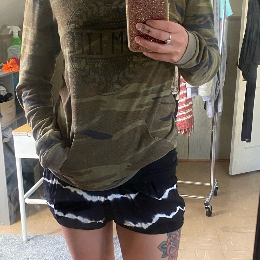 Forever 21 black and white comfy shorts